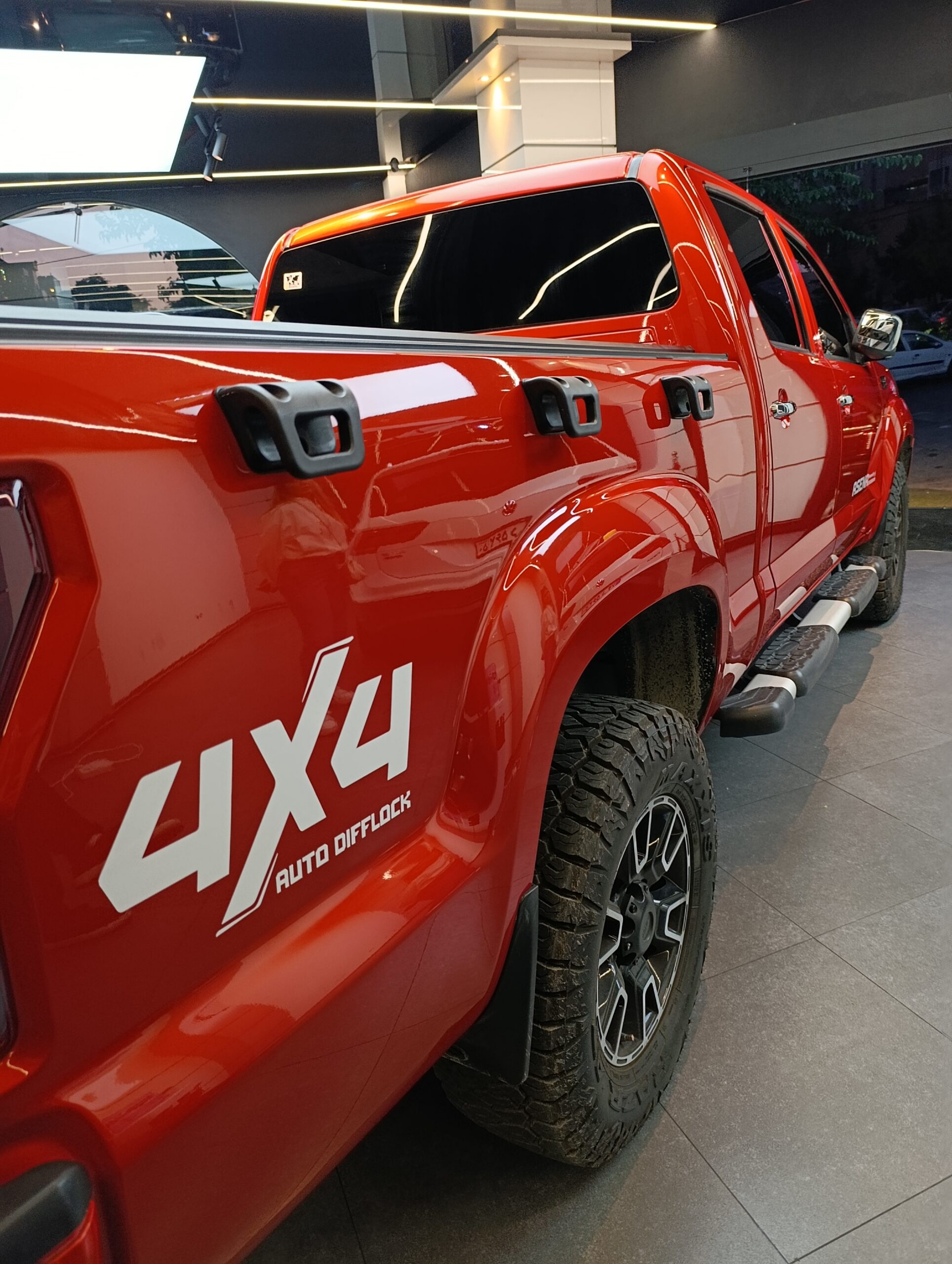 پولیش و سرامیک خودرو درب محل